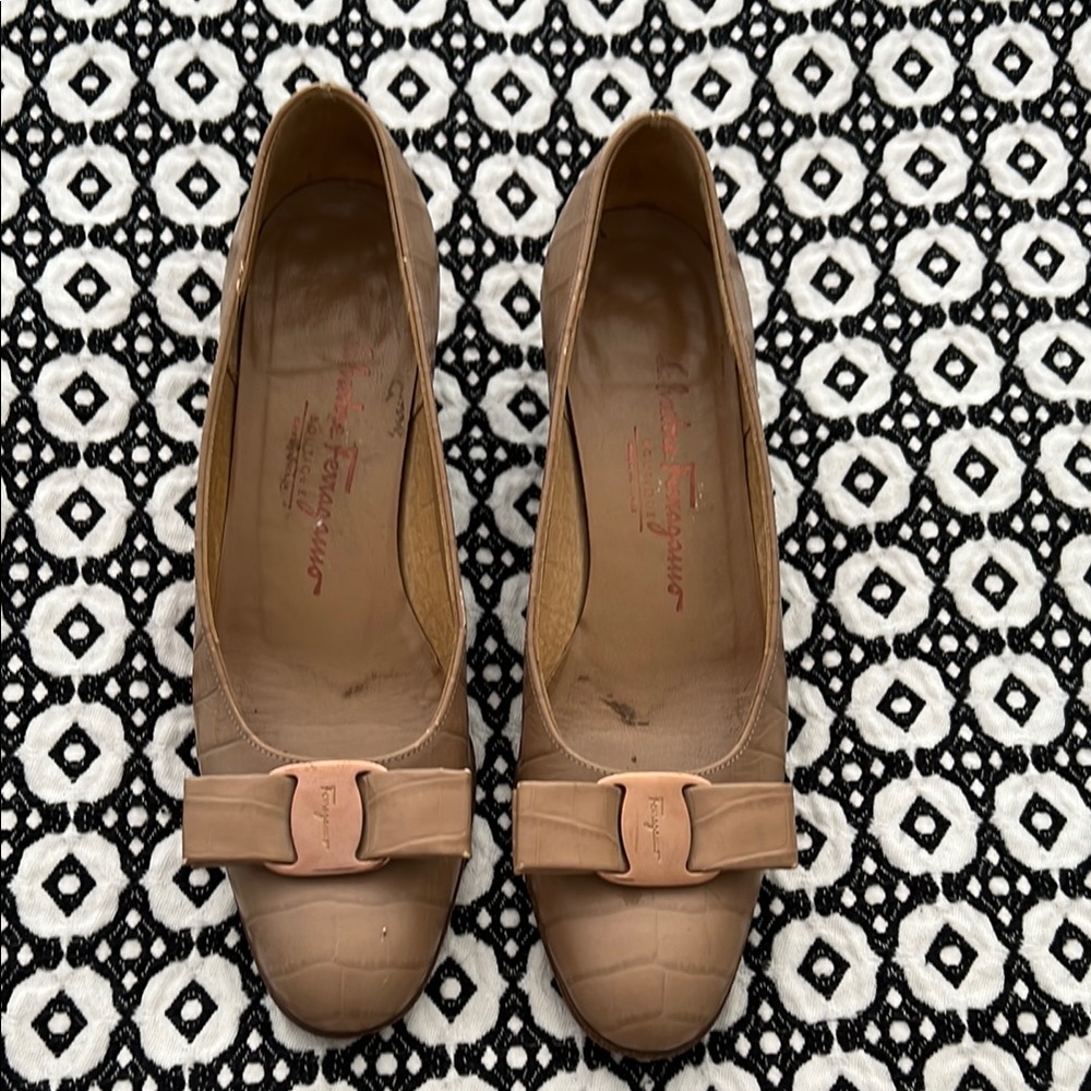 Salvatore Ferragamo Women's Tan Leather Shoes
